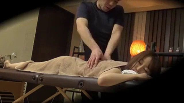 Japanese massage is crazy hectic!