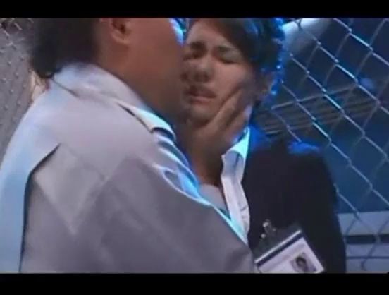 maria ozawa being by security guard