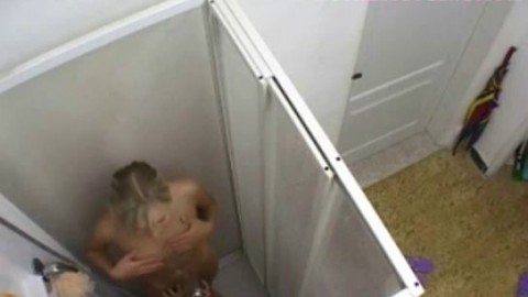 Lesbo Shower Licking