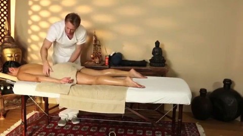 mia li oil massage